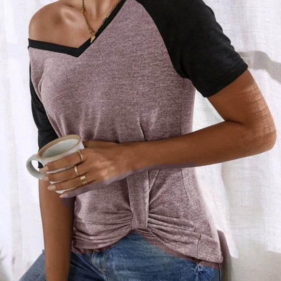 SALE! NWT, Knotted tee-shirt! DISCOUNT SHIPPING! FIRM PRICE! - Picture 5 of 5